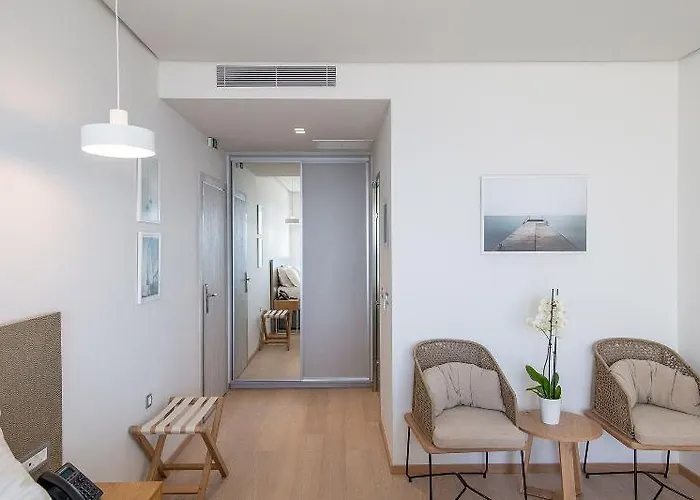 Messinian Icon & 5* كالاماتا