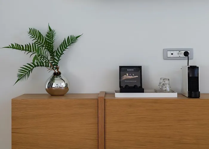 Messinian Icon & فندق كالاماتا